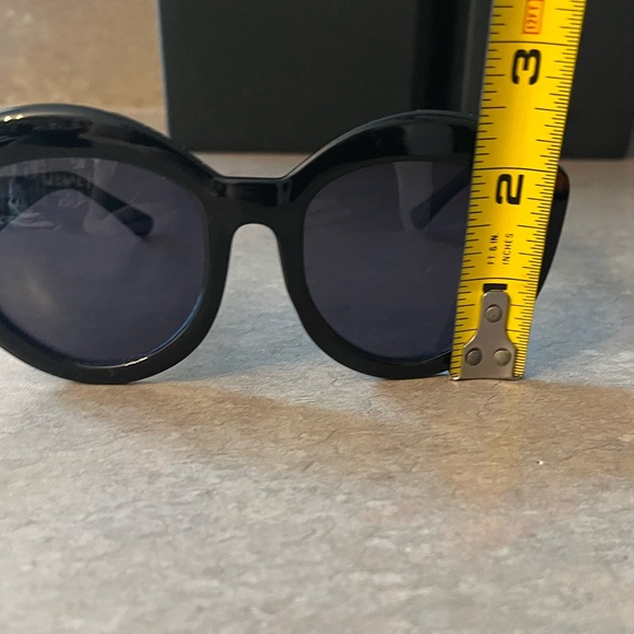 AJ Morgan Sunglasses-shiny black frame-metal hardware-impact resistant lenses - Picture 6 of 7